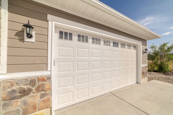 Garage Lifting in Loveland